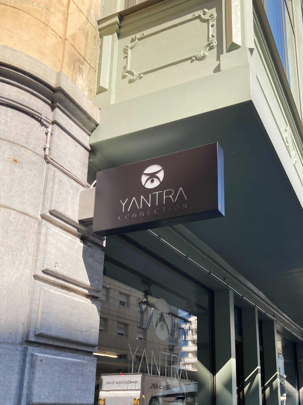 lumineux potence L1 yantra connection